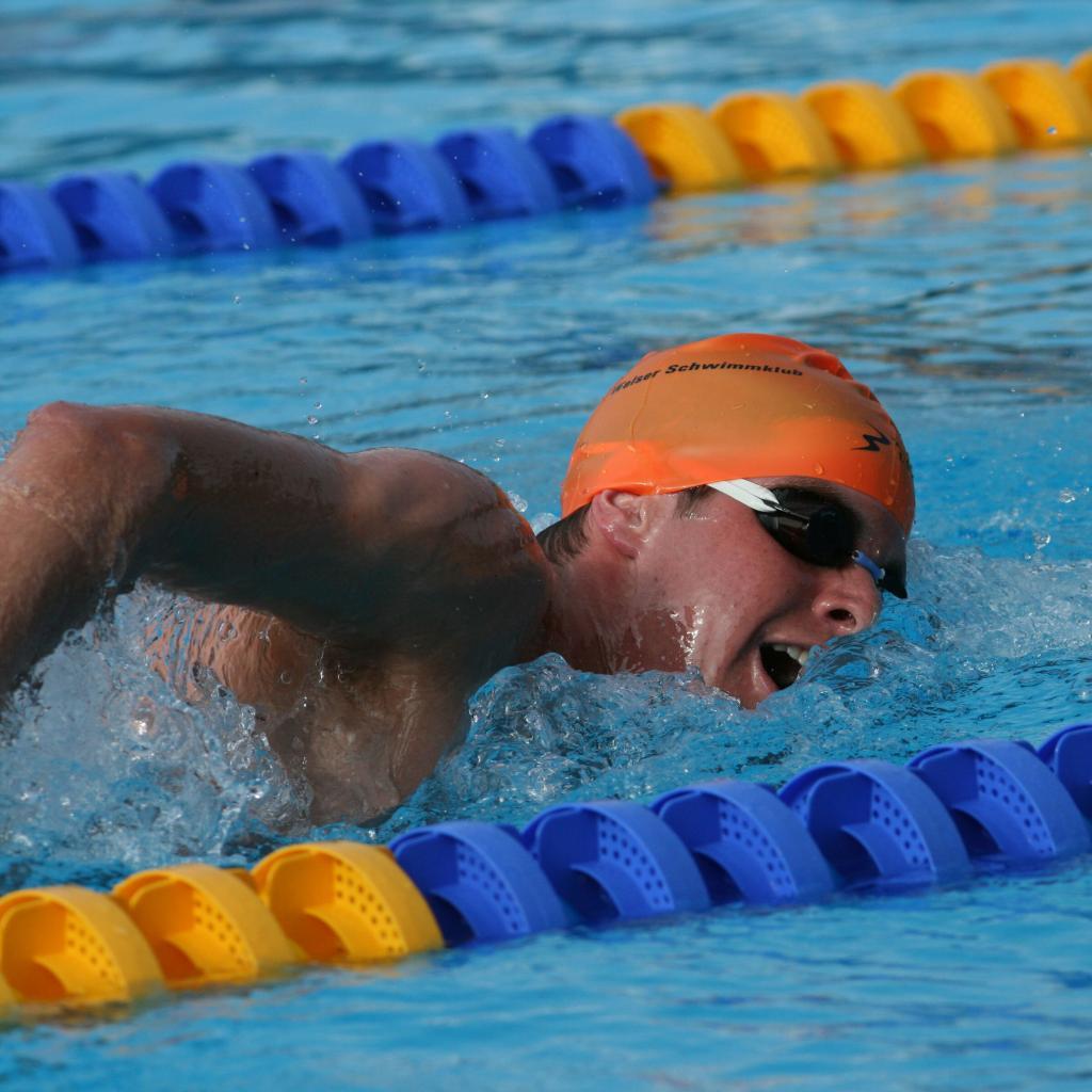 Kraulschwimmer im Freibad